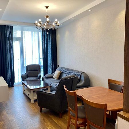 Dar Tower'S Cozy Apartment 바투미 외부 사진